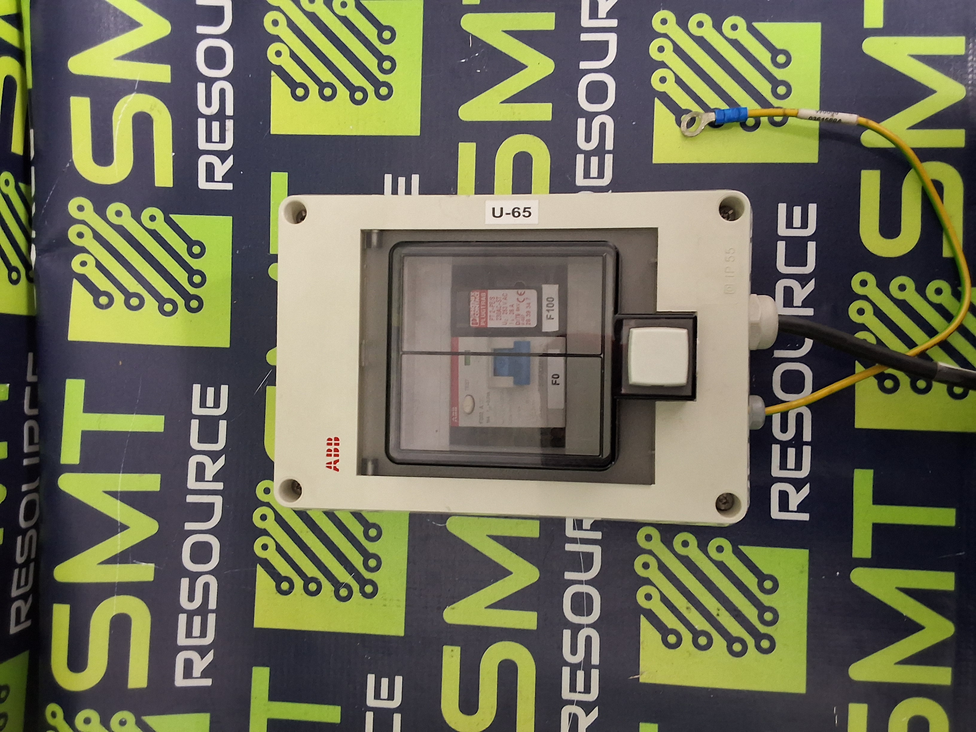 Used ABB IP 55 SMALL CABITNET PHOENIX CONTACT PT2-PE/S 230AC CIRCUIT BREAKER