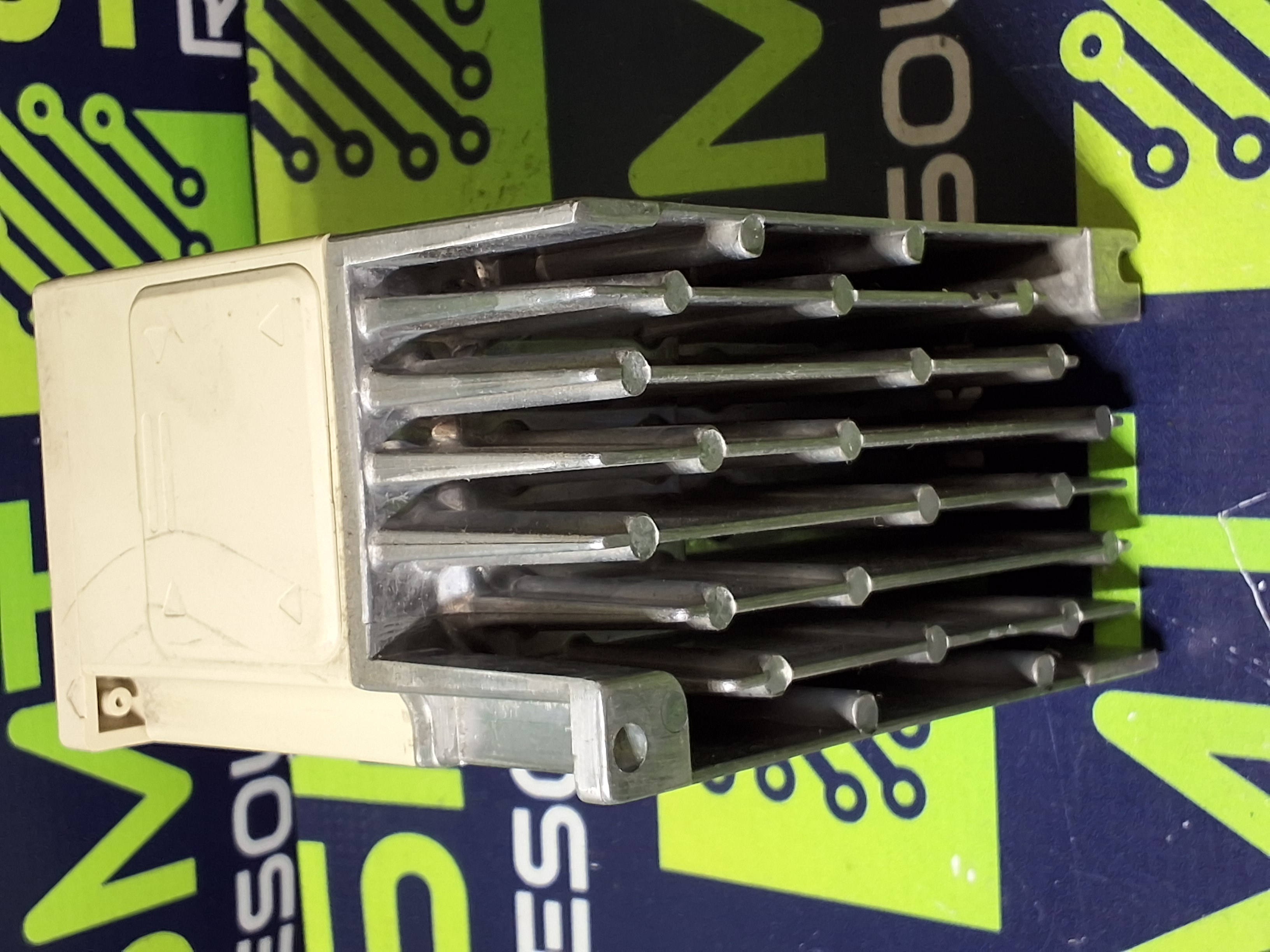 Used IDM CONTROLS CIMR-V7AU20P4 3 PHASE INVERTER DRIVE