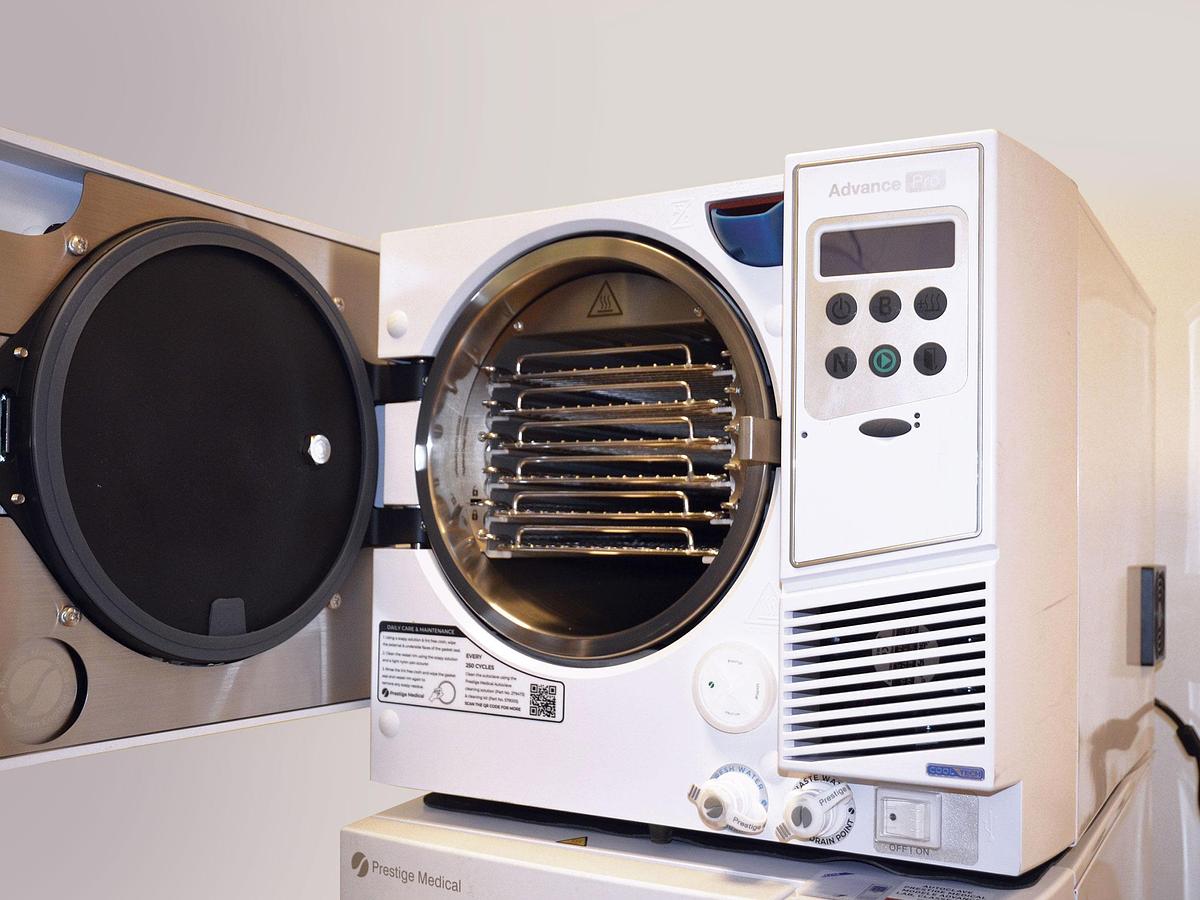 D'occasion AUTOCLAVE PRESTIGE MEDICAL MODELE ADVANCE PRO, CLASSE B, 22 litres, avec enregistreur de données.