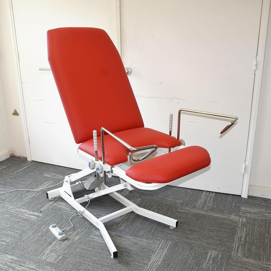 Neuf FAUTEUIL GYNÉCOLOGIQUE ÉLECTRIQUE BEAUMOND PROMOTAL