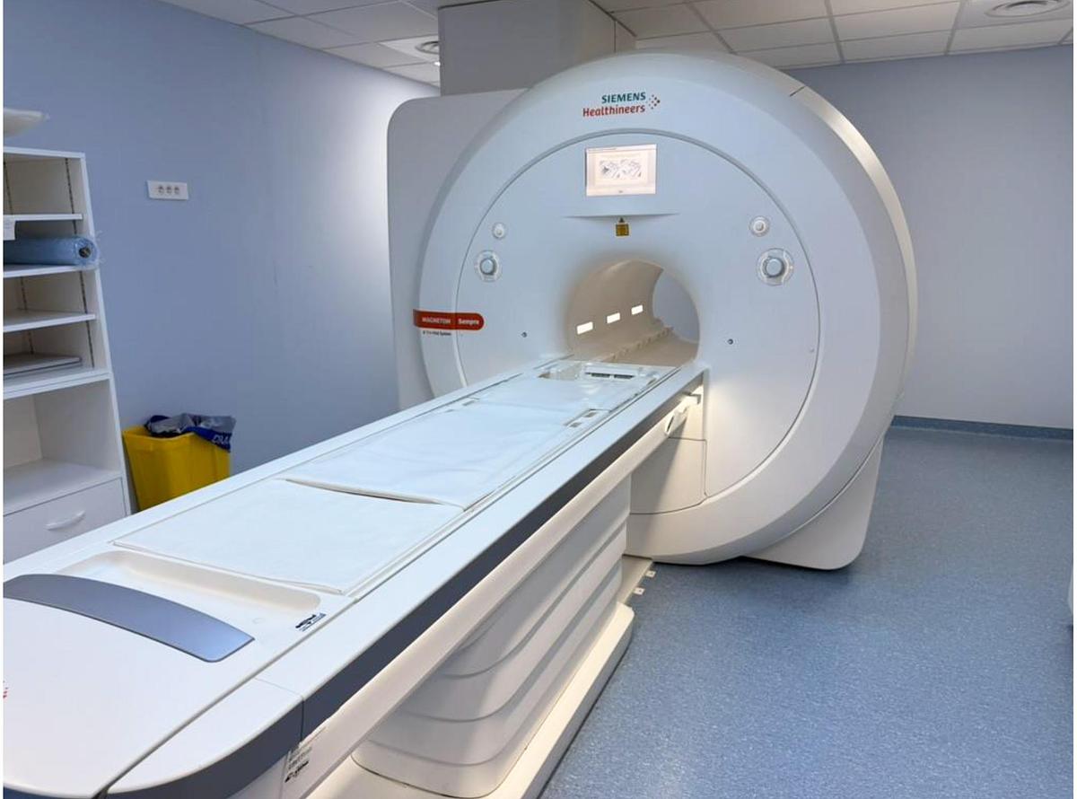 D'occasion SYSTÈME D’IRM SIEMENS MRI Sempra
