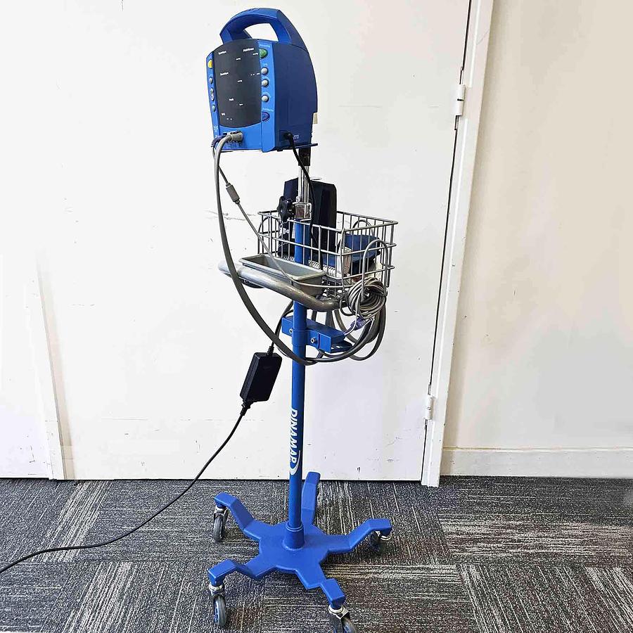 D'occasion MONITEUR DE SURVEILLANCE GENERAL ELECTRIC DINAMAP PROCARE 300 SUR PIED