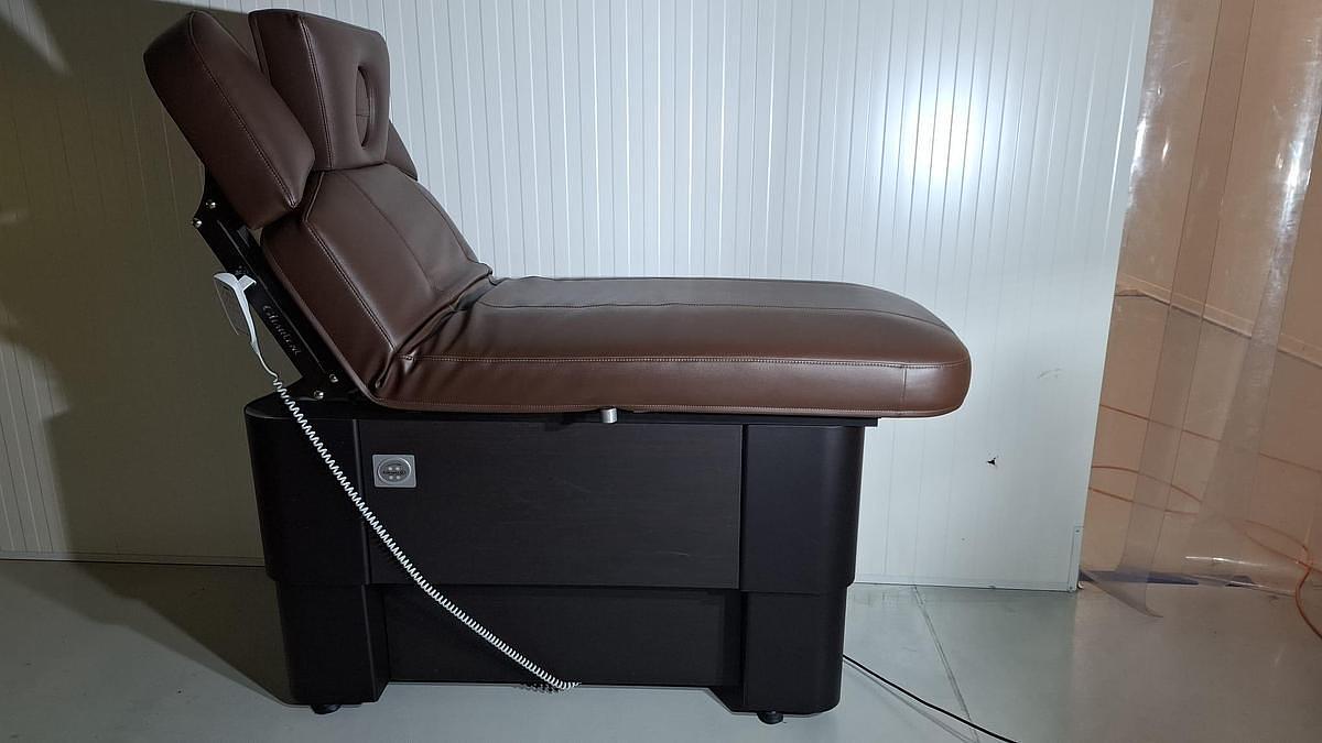 D'occasion TABLE DE SOINS GHARIENI DE GRAND LUXE MULTIFONCTIONNELLE AVEC MEUBLE ASSORTI DE RANGEMENT ET TABOURET, PARFAIT ÉTAT Hightech Wellnessliege Massage Spa table