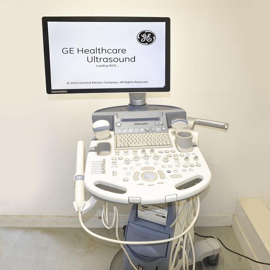 D'occasion ECHOGRAPHE GENERAL ELECTRIC VOLUSON S6 