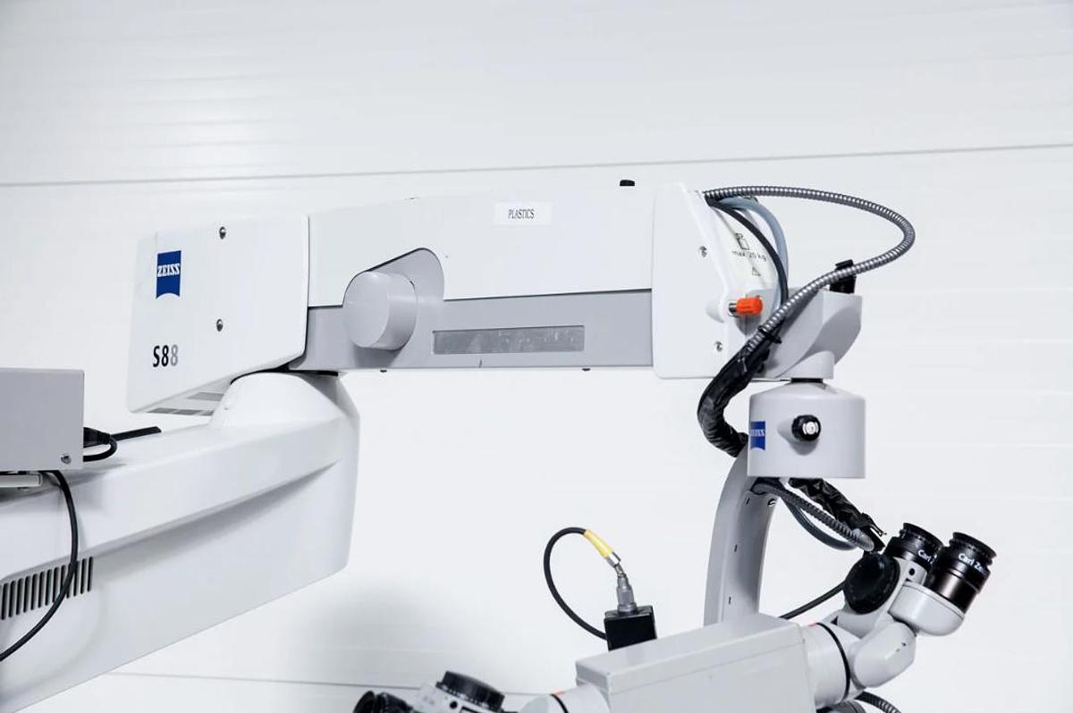 D'occasion MICROSCOPE CHIRURGICAL ZEISS OPMI VARIO S88