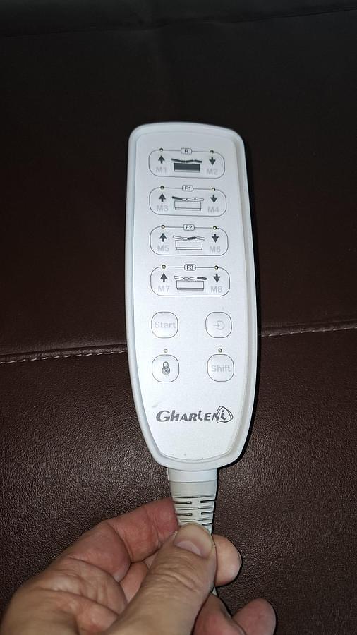 D'occasion TABLE DE SOINS GHARIENI DE GRAND LUXE MULTIFONCTIONNELLE AVEC MEUBLE ASSORTI DE RANGEMENT ET TABOURET, PARFAIT ÉTAT Hightech Wellnessliege Massage Spa table