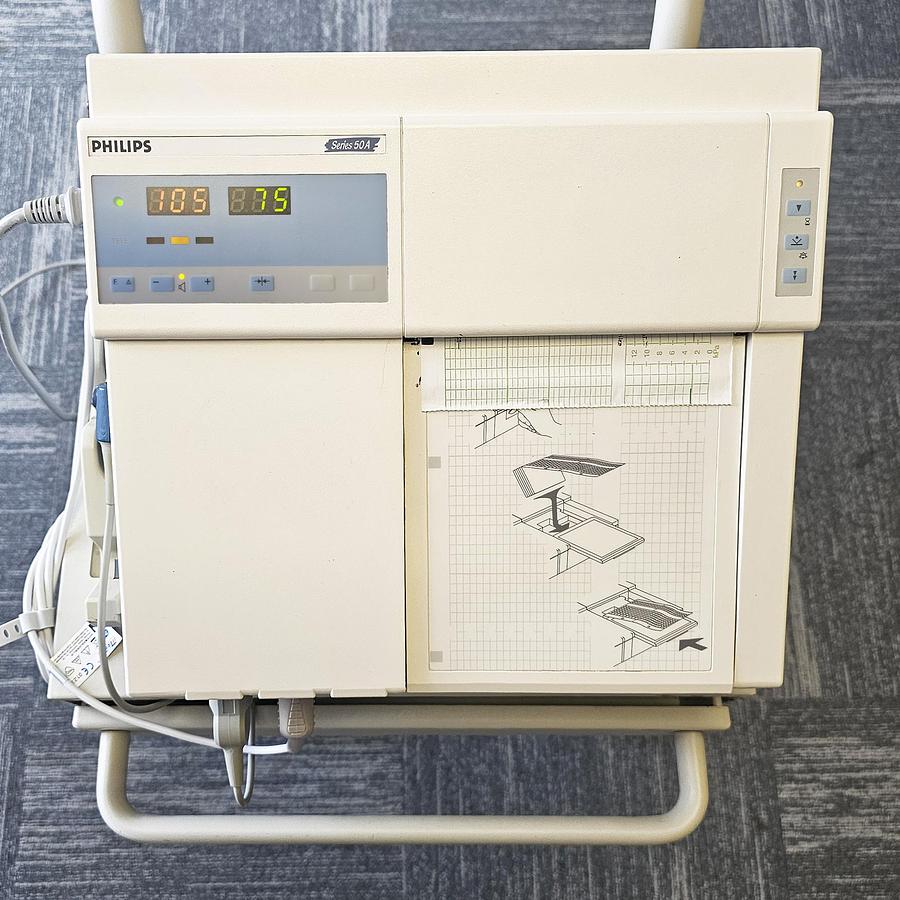 D'occasion TOCOCARDIOGRAPHE PHILIPS SÉRIES 50 A AVEC 1 SONDE CARDIO ET 1 SONDE CONTRACTION UTÉRINE