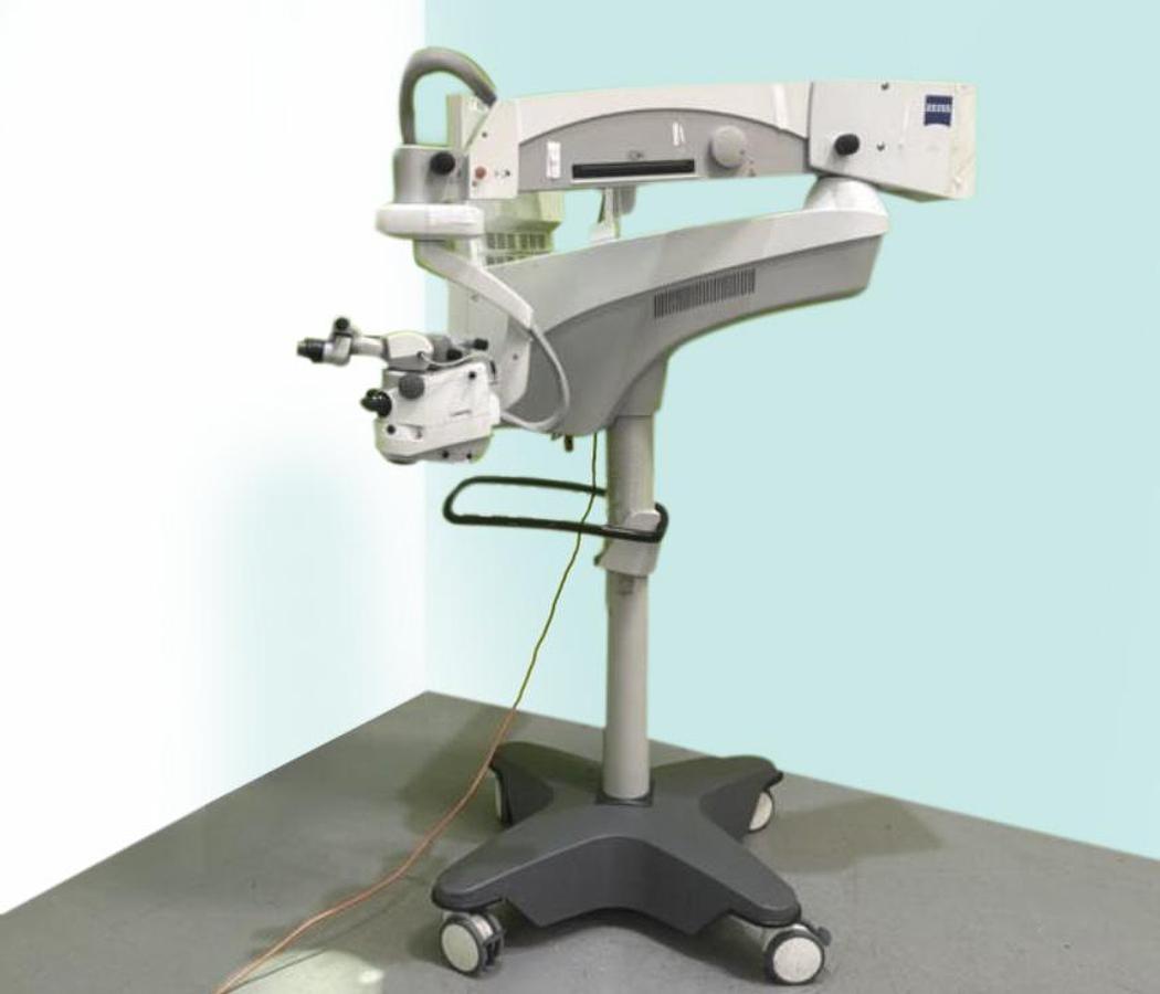 D'occasion MICROSCOPE OPERATOIRE D'OPHTALMOLOGIE KARL ZEISS LUMERA 700