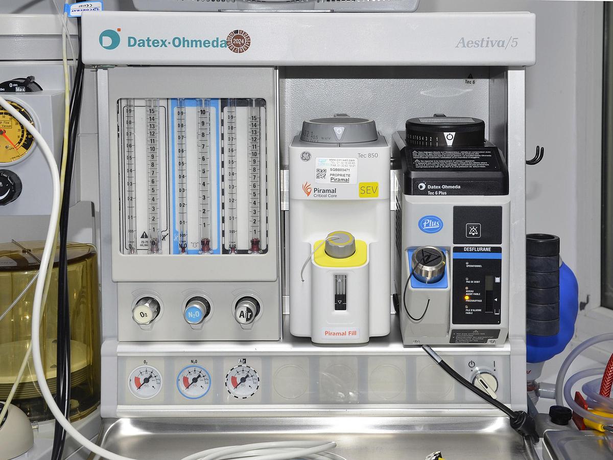 D'occasion STATION COMPLETE RESPIRATEUR D’ANESTHÉSIE MOBILE DATEX-OHMEDA AESTIVA/5 7900