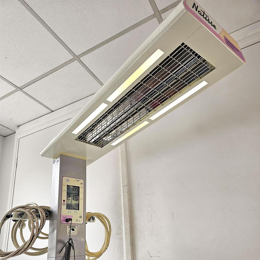 D'occasion TABLE DE REA NEONATALE BIO MS MOD. NATISSE AIR/OXYGENE/VIDE