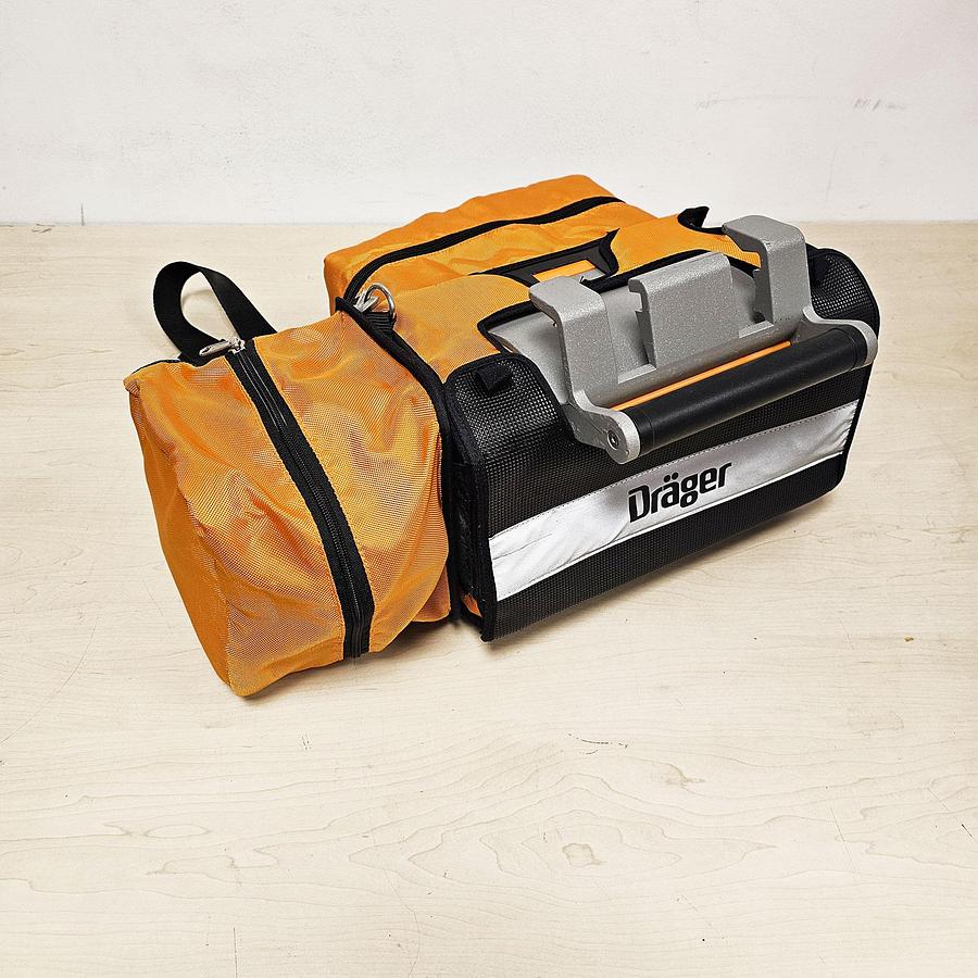 D'occasion RESPIRATEUR VENTILATEUR DE TRANSPORT DRAGER OXYLOG 3000