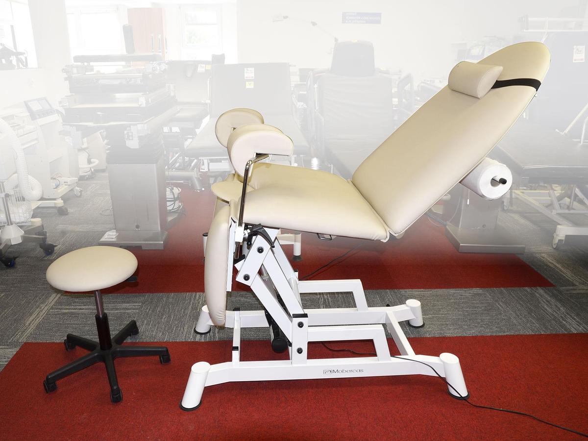 D'occasion FAUTEUIL GYNECOLOGIQUE ÉLECTRIQUE MOBERCAS