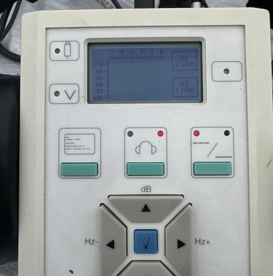 D'occasion AUDIOMETRE TEST ESSILOR