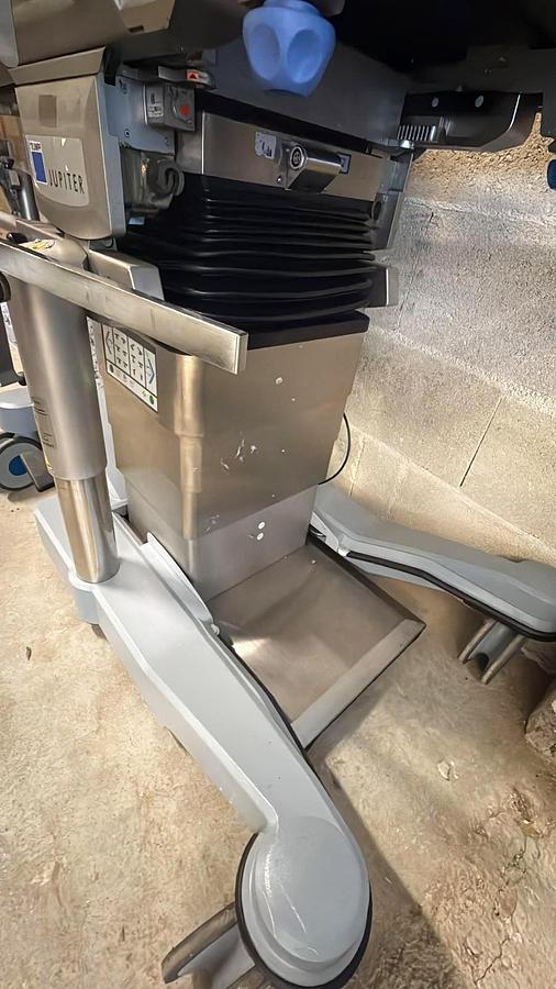 D'occasion TABLE D'OPÉRATION ÉLECTRIQUE TRUMPF JUPITER AVEC SES ACCESSOIRES