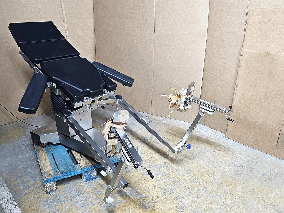 D'occasion TABLE D'OPÉRATION MAQUET ORTHOSTAR AVEC EXTENTIONS ORTHOPÉDIQUE
