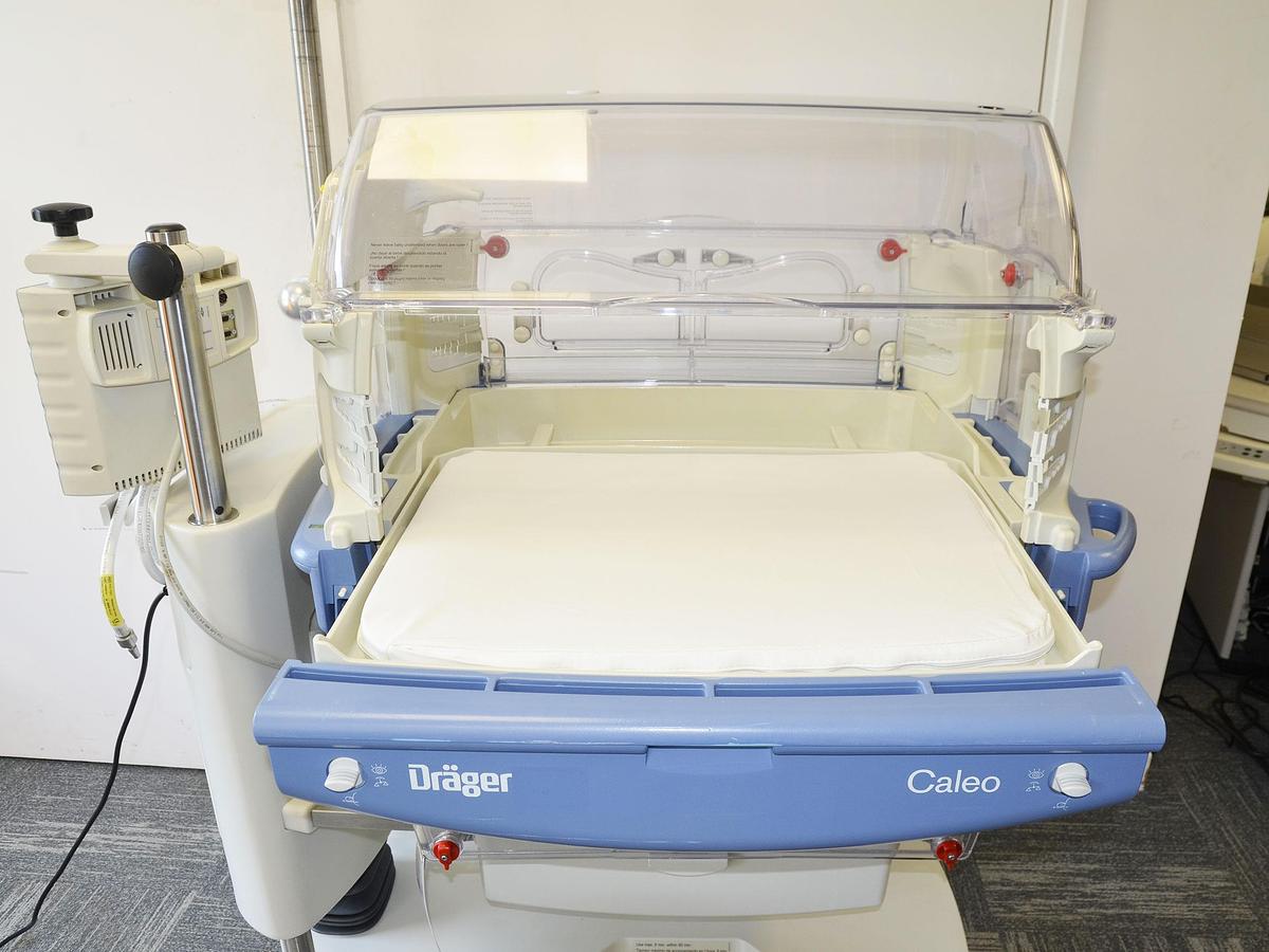 D'occasion COUVEUSE DRAGER CALEO AVEC MATELAS
