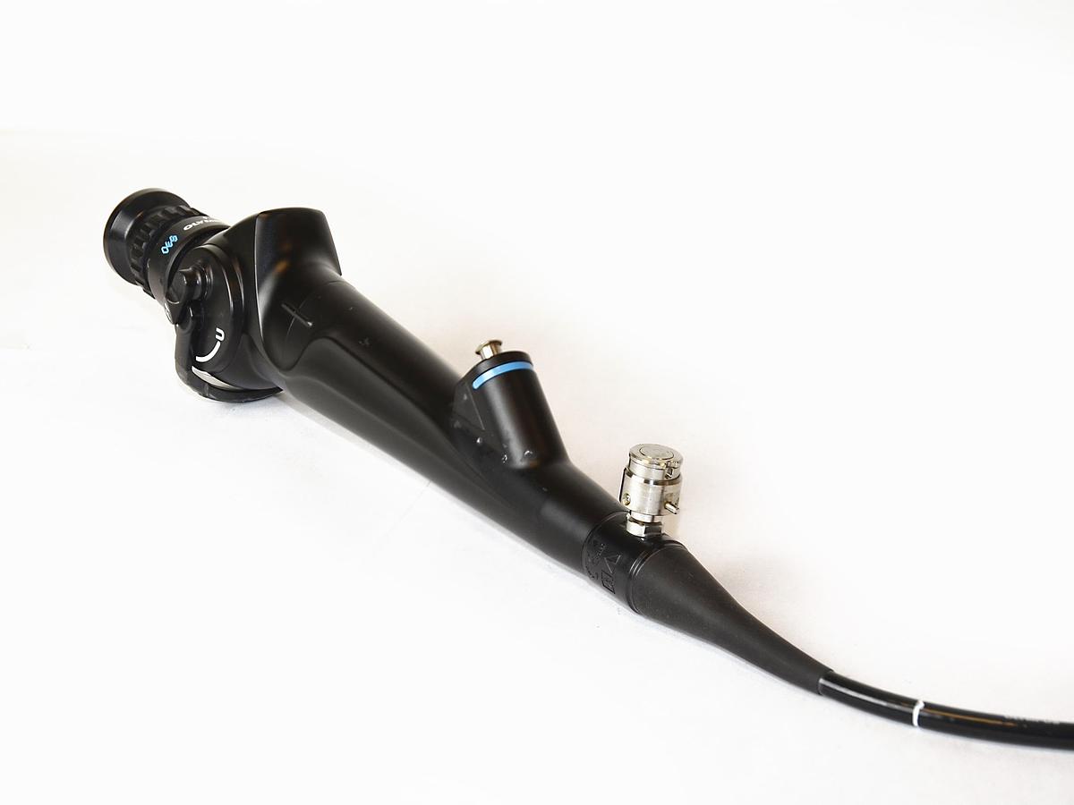 D'occasion CYSTOSCOPE OLYMPUS CYF 5 AVEC SON CABLE DE LUMIÈRE