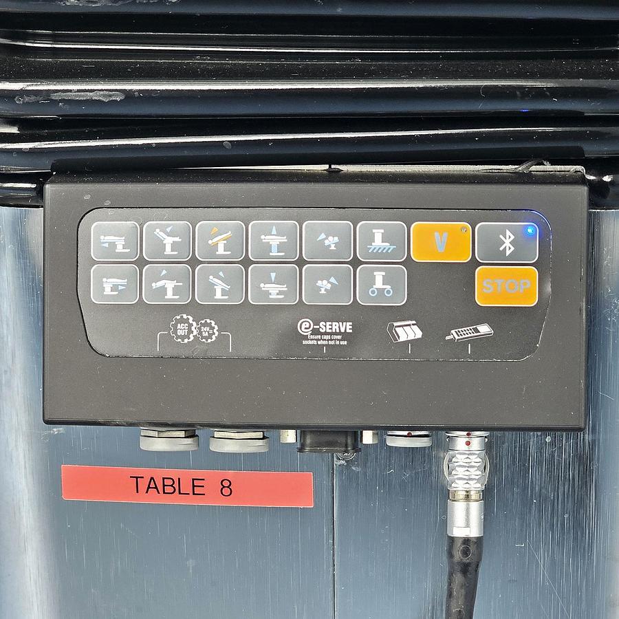 D'occasion TABLE D'OPÉRATION ELECTRIQUE STERIS CMAX