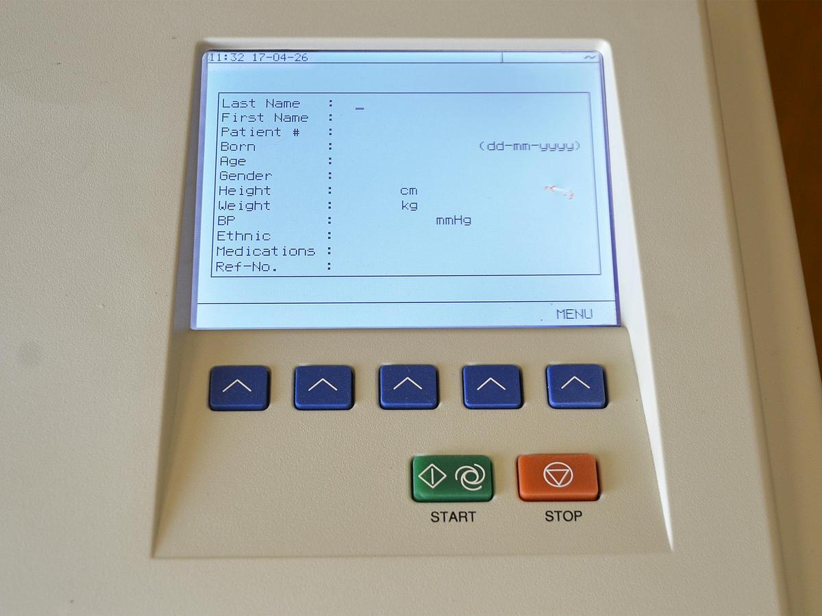 D'occasion SCHILLER CARDIOVIT AT-102 ECG MULTIFONCTIONNEL HAUTE PERFORMANCE
