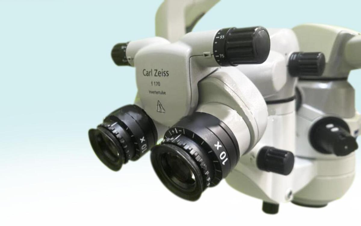 D'occasion MICROSCOPE OPERATOIRE D'OPHTALMOLOGIE KARL ZEISS LUMERA 700