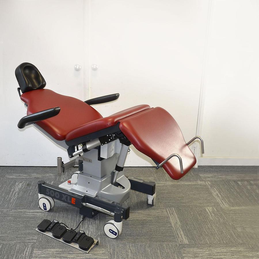 D'occasion FAUTEUIL ÉLECTRIQUE OPHTALMOLOGIQUE UFSK 500XLE