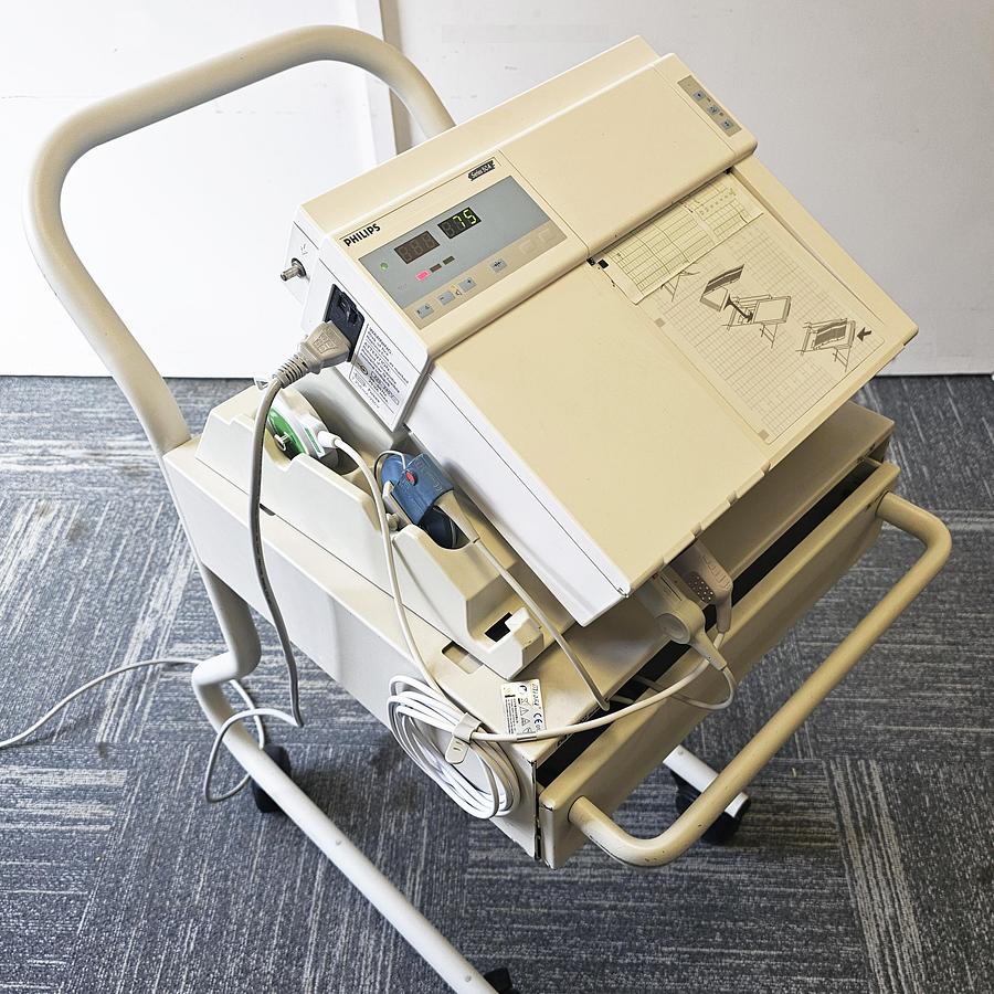D'occasion TOCOCARDIOGRAPHE PHILIPS SÉRIES 50 A AVEC 1 SONDE CARDIO ET 1 SONDE CONTRACTION UTÉRINE