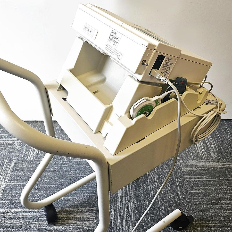 D'occasion TOCOCARDIOGRAPHE PHILIPS SÉRIES 50 A AVEC 1 SONDE CARDIO ET 1 SONDE CONTRACTION UTÉRINE