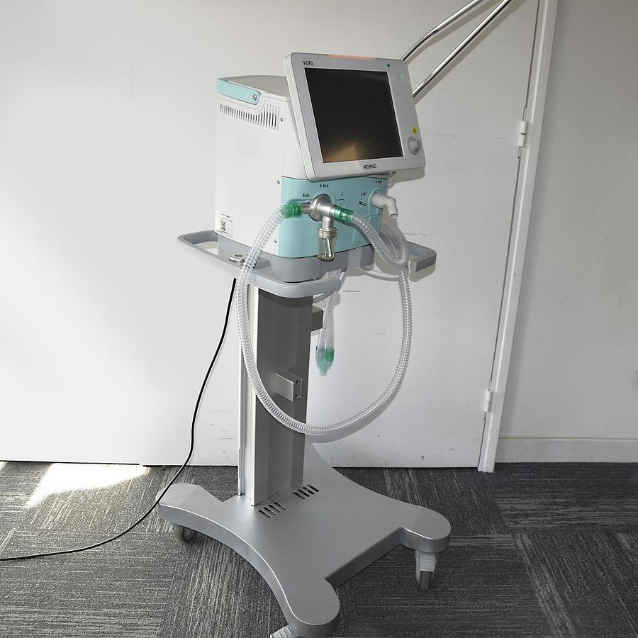 D'occasion RESPIRATEUR DE REANIMATION ET DE SOINS INTENSIFS AEONMED VG70