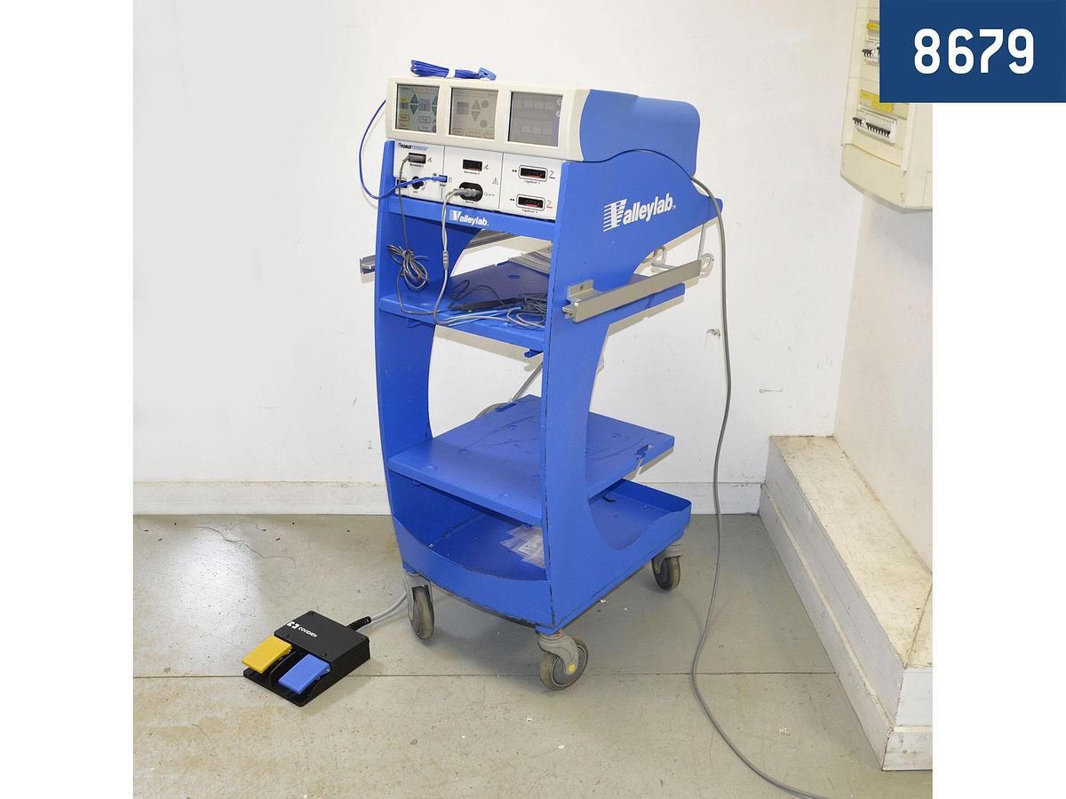 D'occasion BISTOURI ELECTRIQUE VALLEYLAB FORCE TRIAD SUR CHARIOT