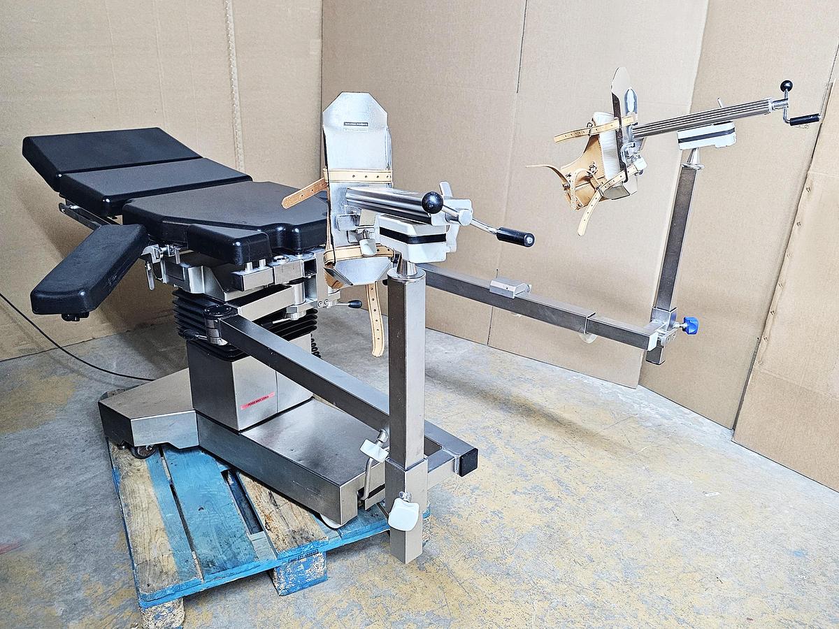 D'occasion TABLE D'OPÉRATION MAQUET ORTHOSTAR AVEC EXTENTIONS ORTHOPÉDIQUE