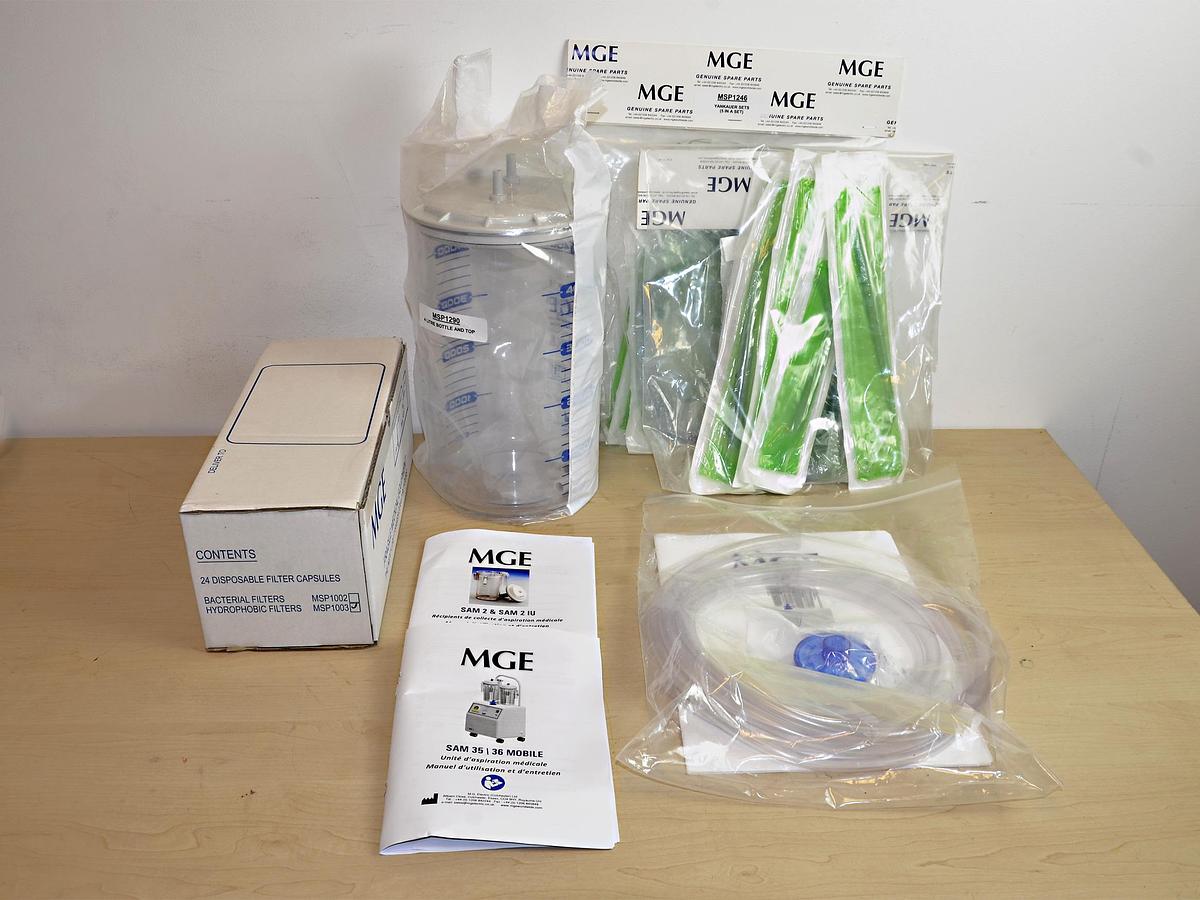 Neuf ASPIRATEUR CHIRURGICAL MGE SAM 35 avec pédale 2 bocaux de 4 litres consommable