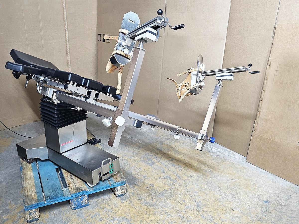 D'occasion TABLE D'OPÉRATION MAQUET ORTHOSTAR AVEC EXTENTIONS ORTHOPÉDIQUE