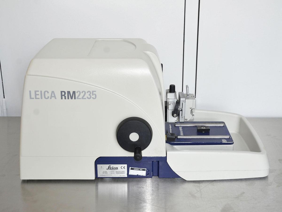 D'occasion MICROTOME LEICA RM2235