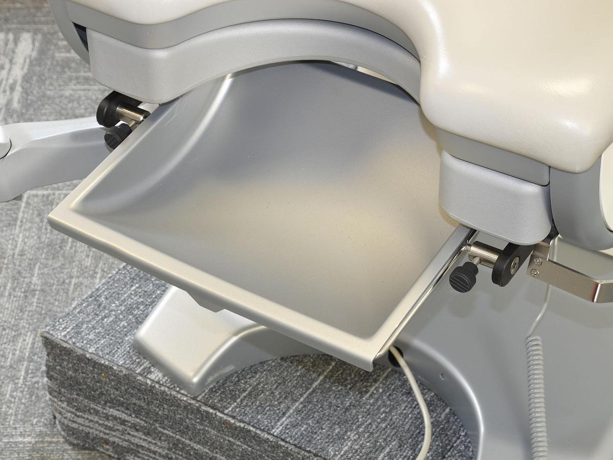 D'occasion FAUTEUIL GYNÉCOLOGIQUE SCHMITZ MEDI-MATIC AVEC VIDEO COLPOSCOPE VIDAN INTEGRÉ ET ECRAN