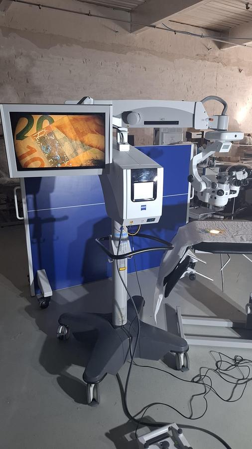 D'occasion MICROSCOPE OPERATOIRE D'OPHTALMOLOGIE KARL ZEISS LUMERA 700