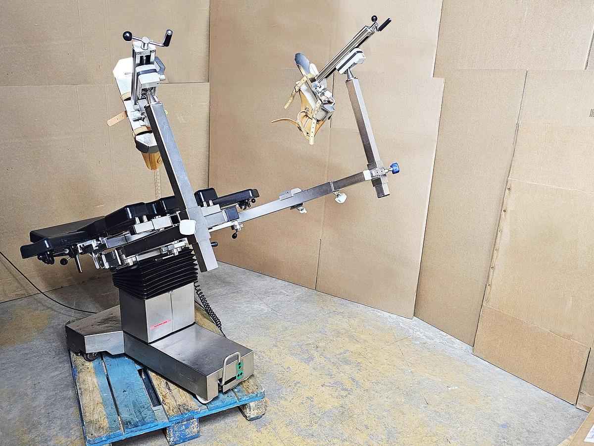 D'occasion TABLE D'OPÉRATION MAQUET ORTHOSTAR AVEC EXTENTIONS ORTHOPÉDIQUE