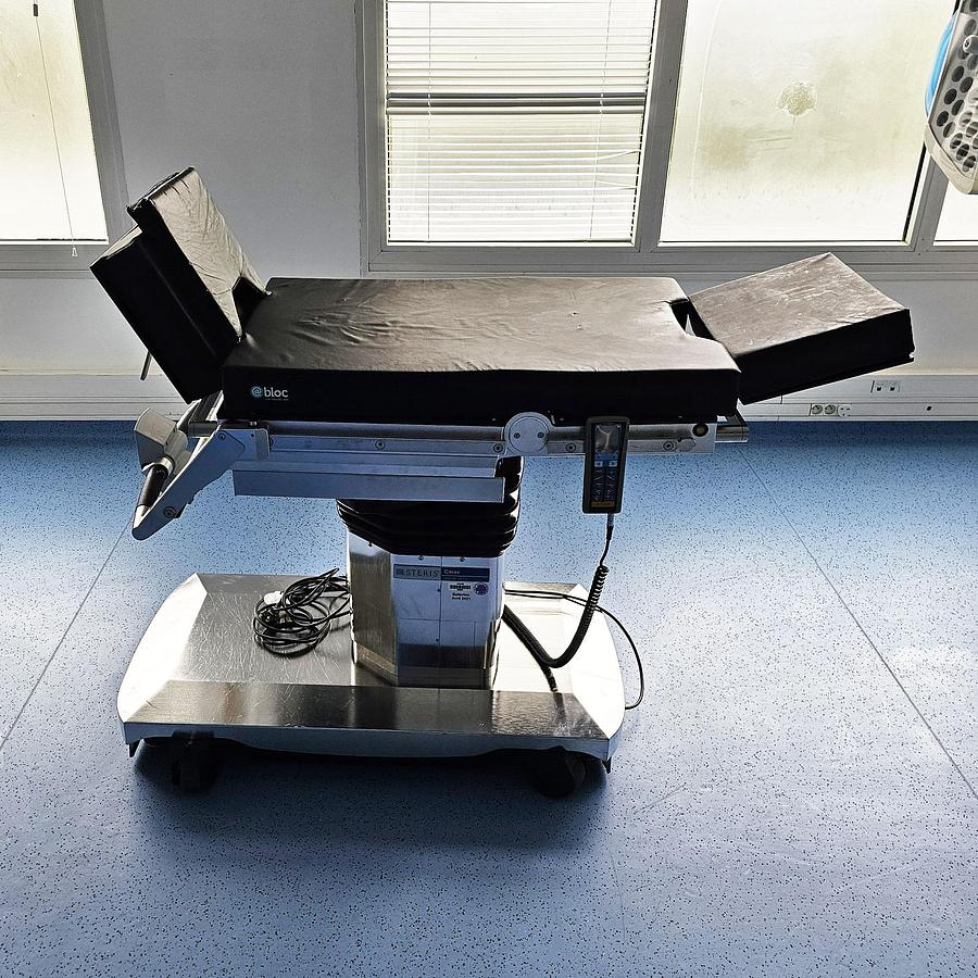 D'occasion TABLE D'OPÉRATION ELECTRIQUE STERIS CMAX