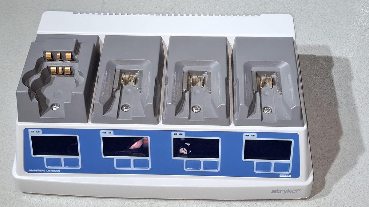 D'occasion ENSEMBLE COMPLET D'OUTILS MULTIFONCTIONS STRYKER – ASEPTIQUE, PERCEUSE, SCIE ET VISEUR SPÉCIAL