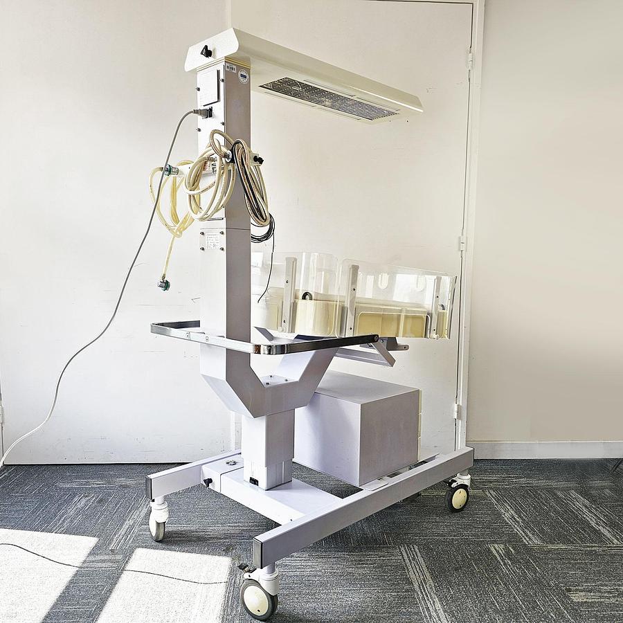 D'occasion TABLE DE REA NEONATALE BIO MS MOD. NATISSE AIR/OXYGENE/VIDE