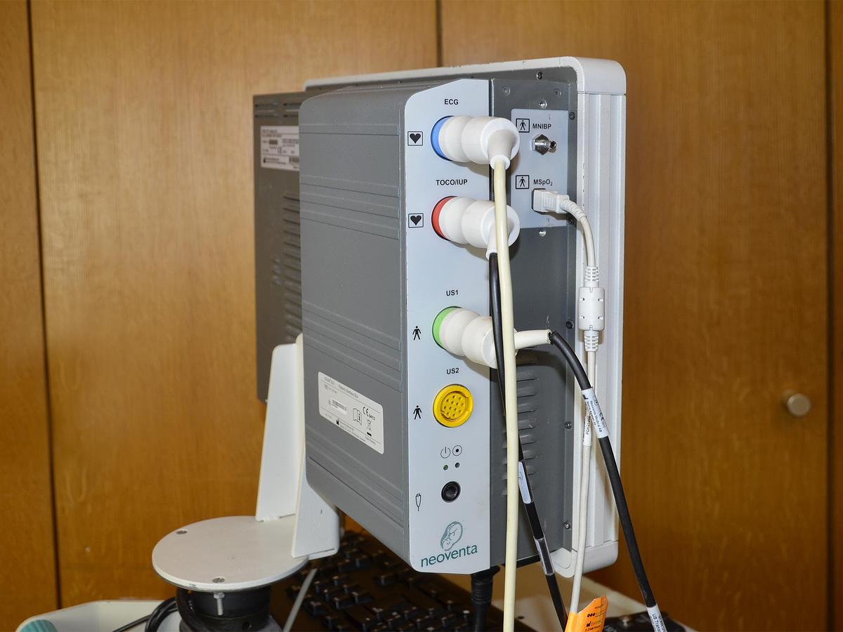 D'occasion TOCOCARDIOGRAPHE NEOVENTA STAN 31 AVEC SONDE TOCO, SONDE CARDIO MONITORAGE DE LA MÈRE (PNI, SPO2)