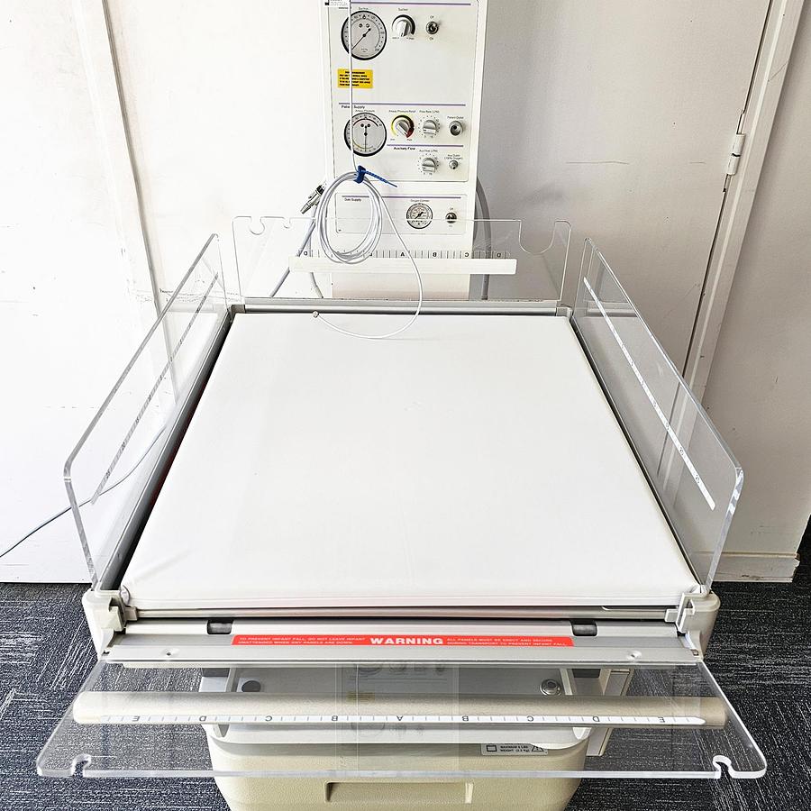 D'occasion COUVEUSE INCUBATEUR DRAGER AIR-SHIELD RESUSCITAIRE