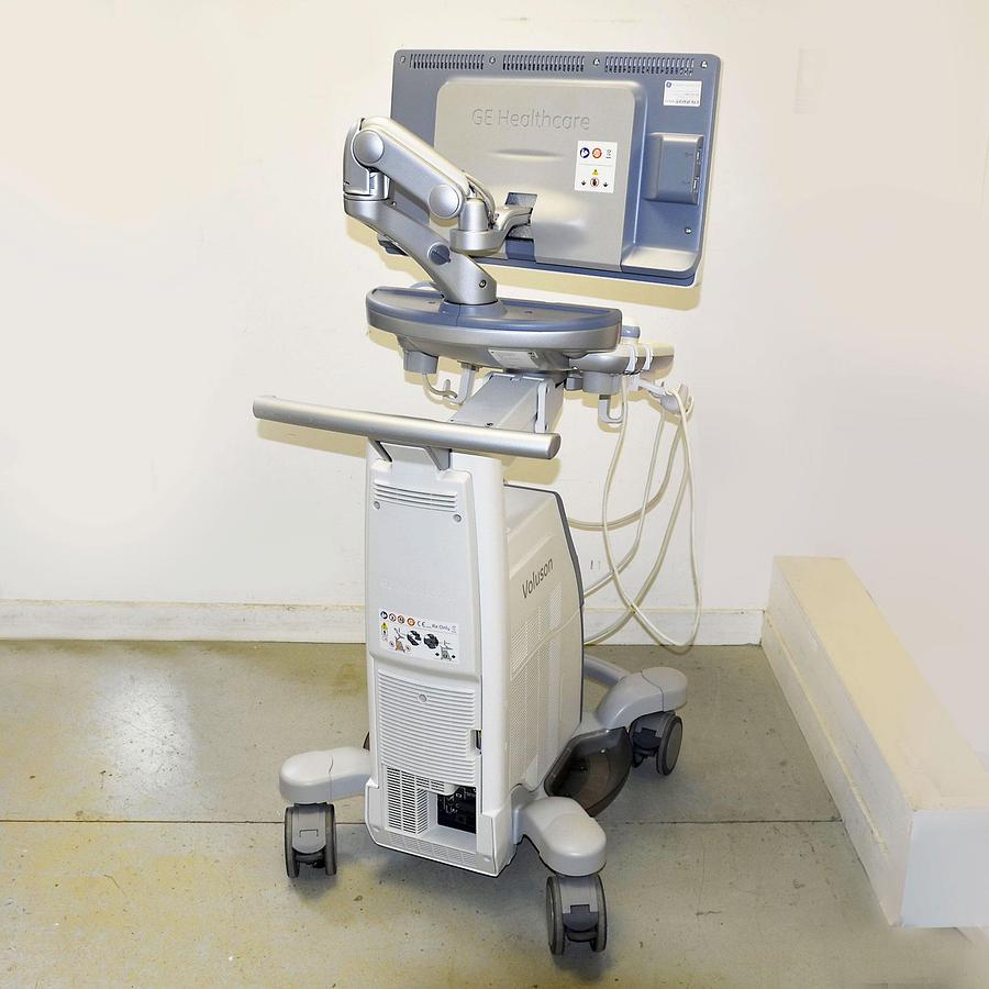 D'occasion ECHOGRAPHE GENERAL ELECTRIC VOLUSON S6 