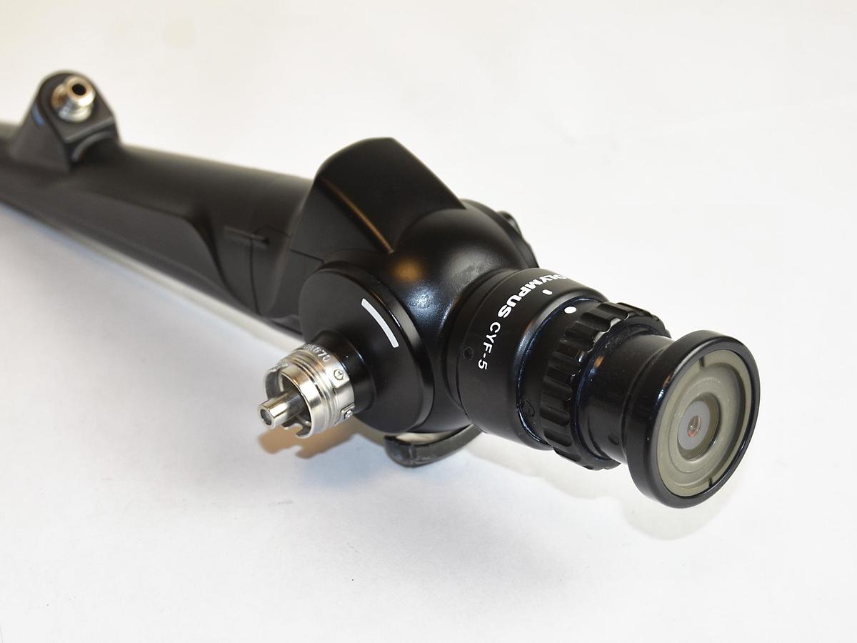 D'occasion CYSTOSCOPE OLYMPUS CYF 5 AVEC SON CABLE DE LUMIÈRE