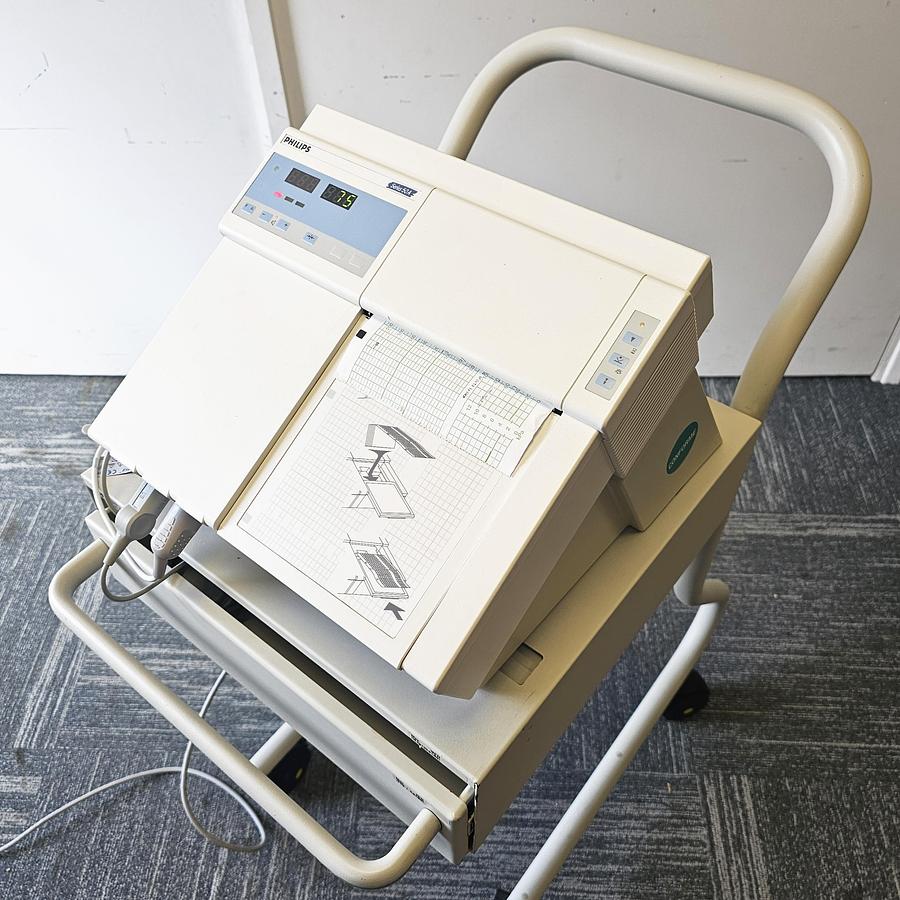 D'occasion TOCOCARDIOGRAPHE PHILIPS SÉRIES 50 A AVEC 1 SONDE CARDIO ET 1 SONDE CONTRACTION UTÉRINE
