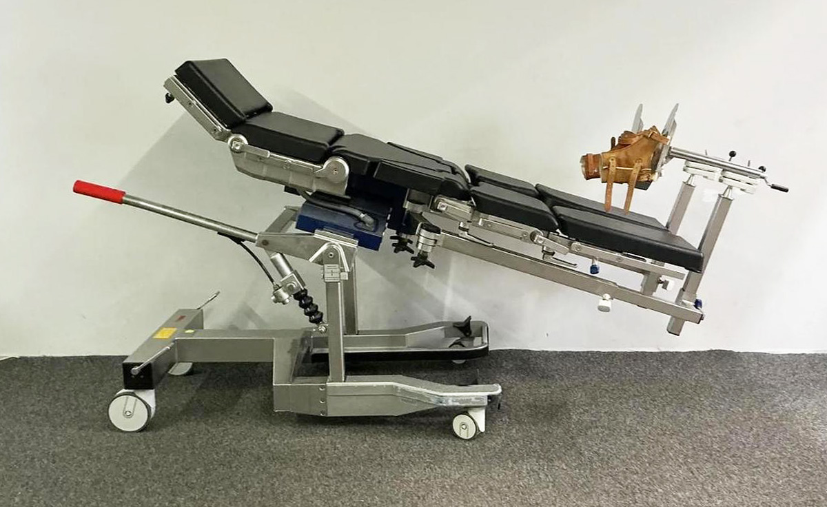 Neuf SYSTÈME COMPLET DE TABLE DE TRAVAIL MODULAIRE MAQUET ALPHAMAQUET 1150, JAMAIS UTILISÉ ET ENCORE DANS SON EMBALLAGE D'ORIGINE.