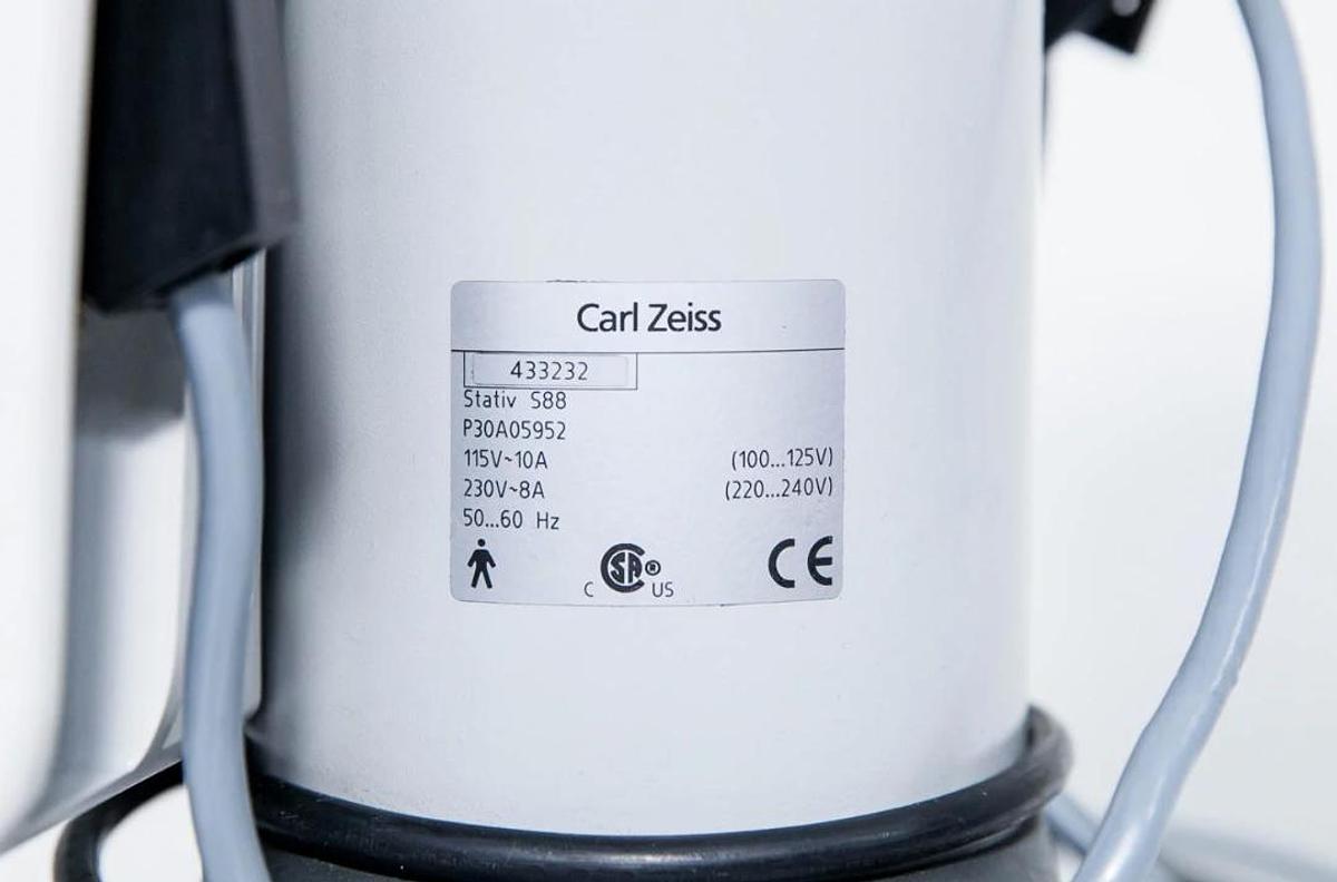 D'occasion MICROSCOPE CHIRURGICAL ZEISS OPMI VARIO S88