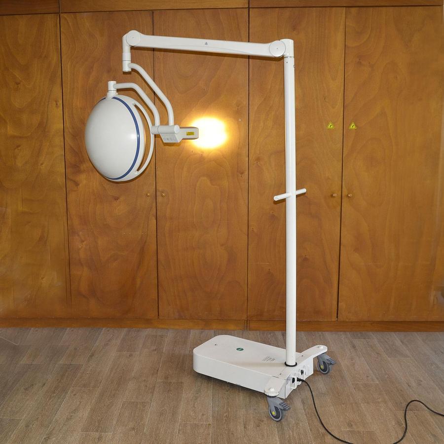 D'occasion ECLAIRAGE OPÉRATOIRE DRAGER SOLA MOBILE