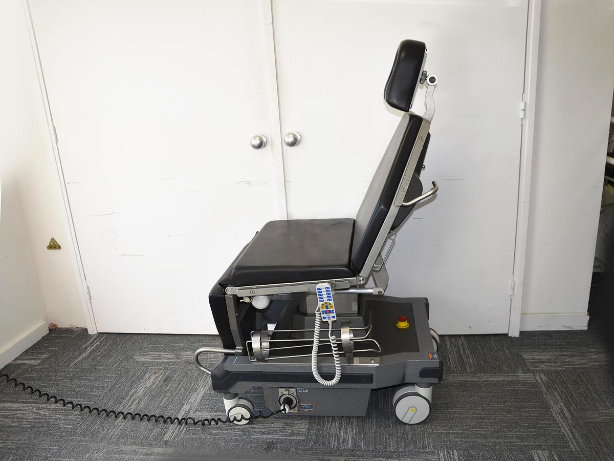 D'occasion FAUTEUIL ÉLECTRIQUE OPHTALMOLOGIQUE UFSK OSYS BL600 XLE