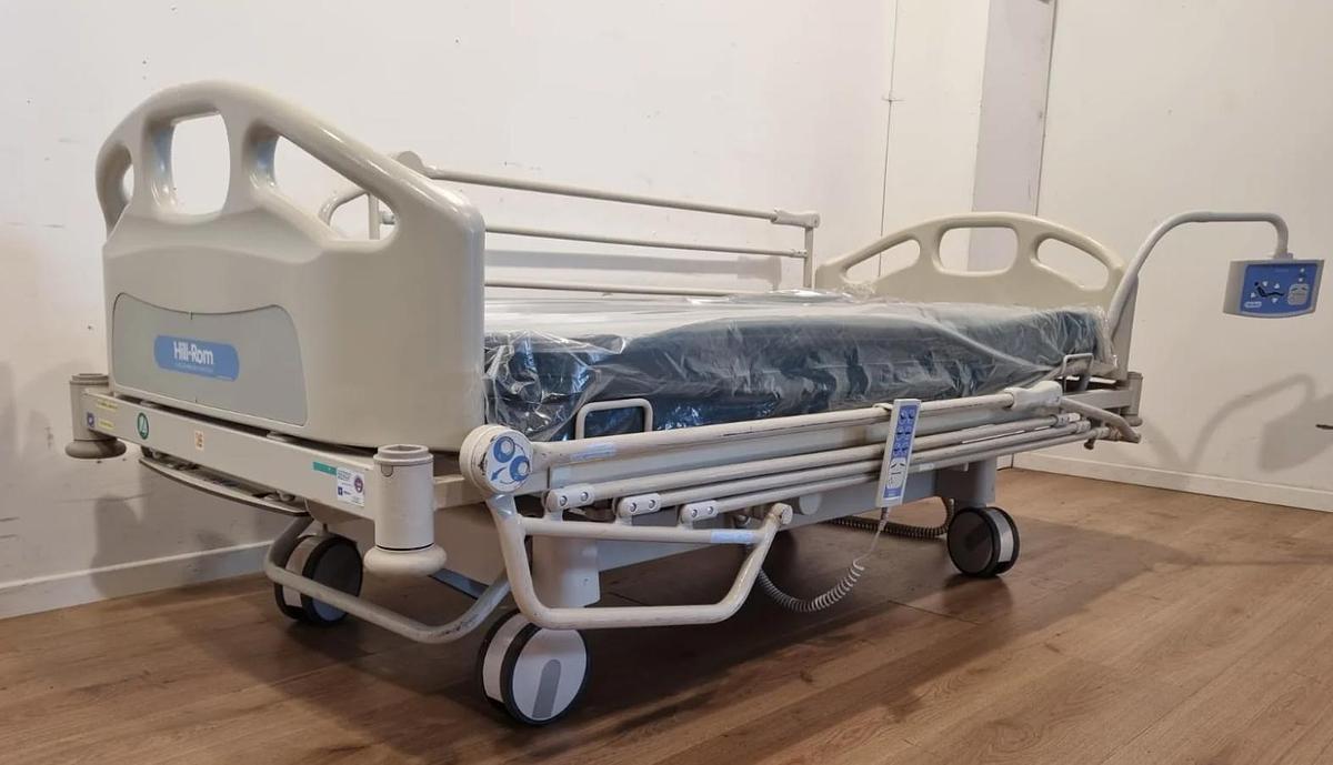 D'occasion LIT d'HOPITAL HILLROM AVANT GUARD 800 SEMI IC