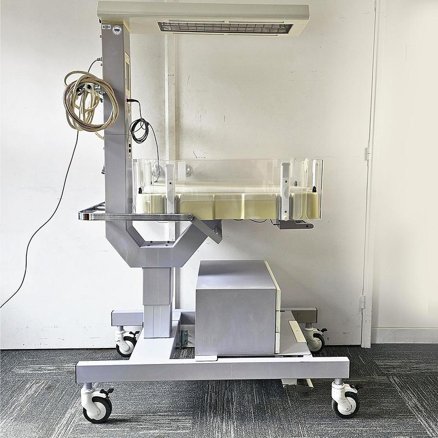 D'occasion TABLE DE REA NEONATALE BIO MS MOD. NATISSE AIR/OXYGENE/VIDE